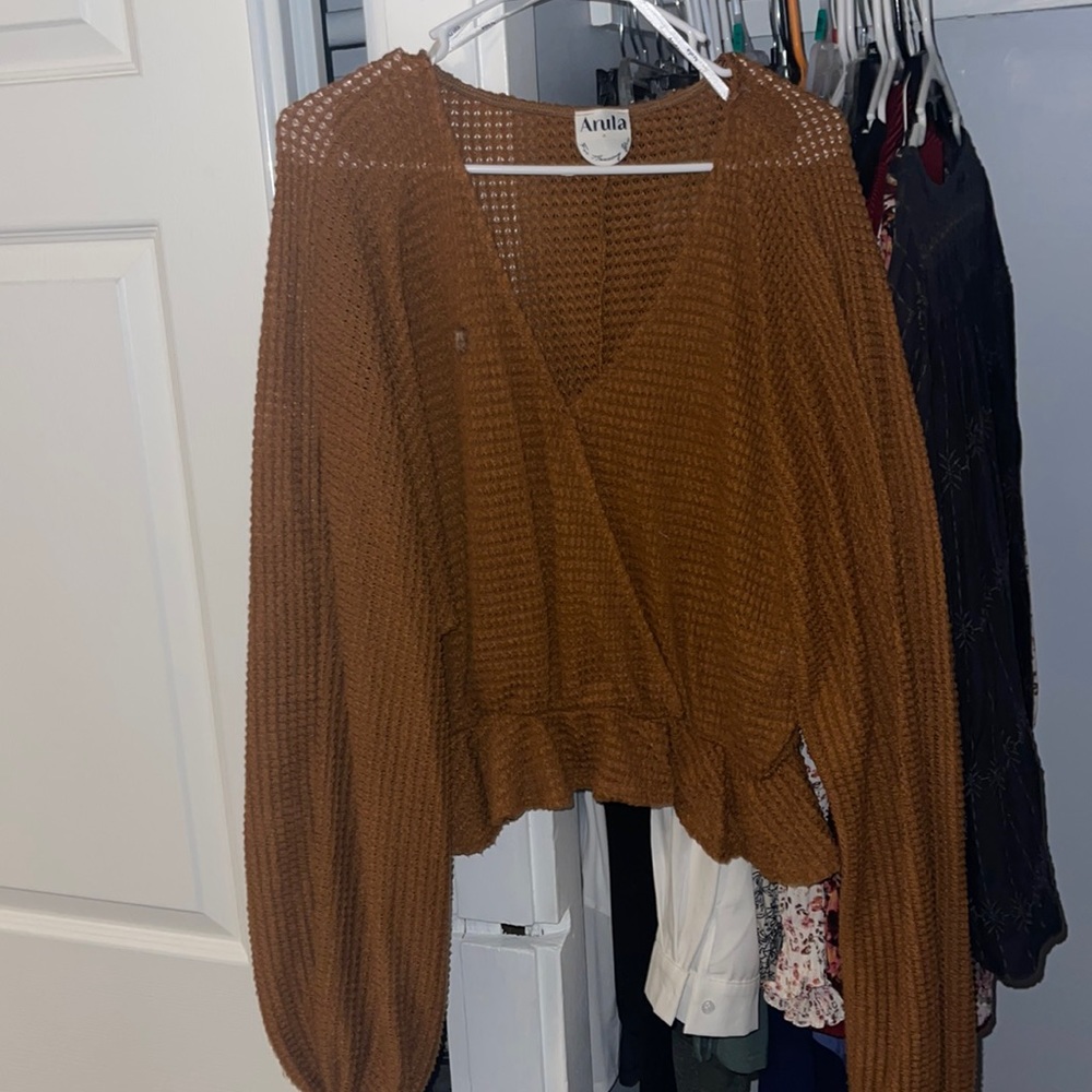 Women’s gold top from Arula their size A